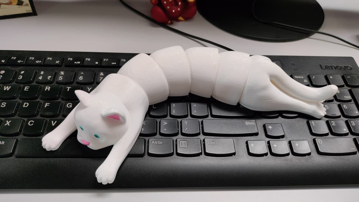 Articulated 3D-printed cat figurine